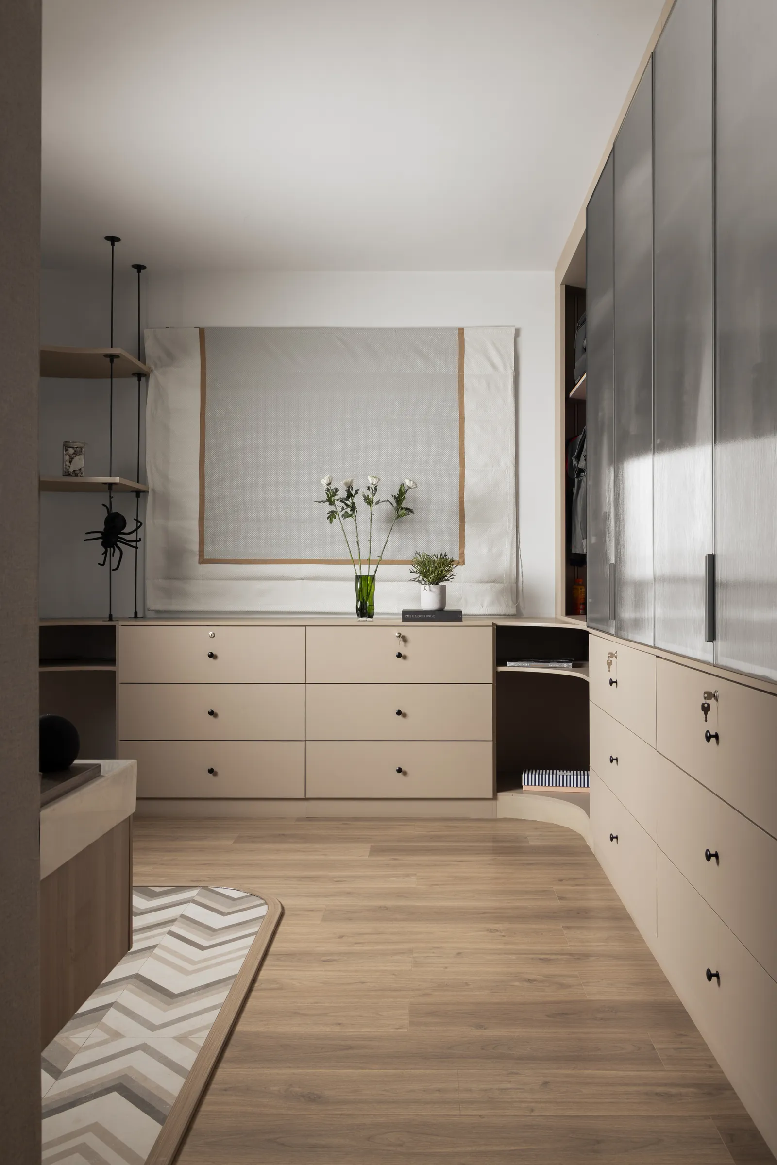 Dressing area with drawers and wall mirror — Seema Katta Svasa